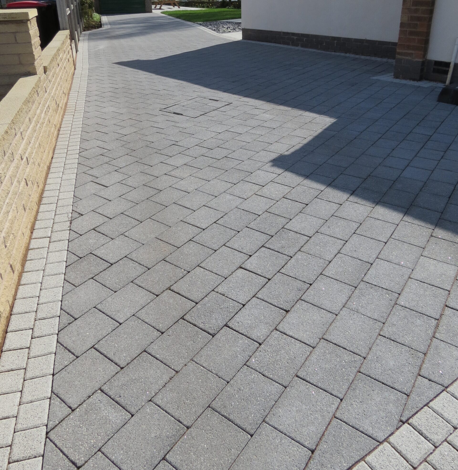 Newgrange Cobbles 100's silver granite